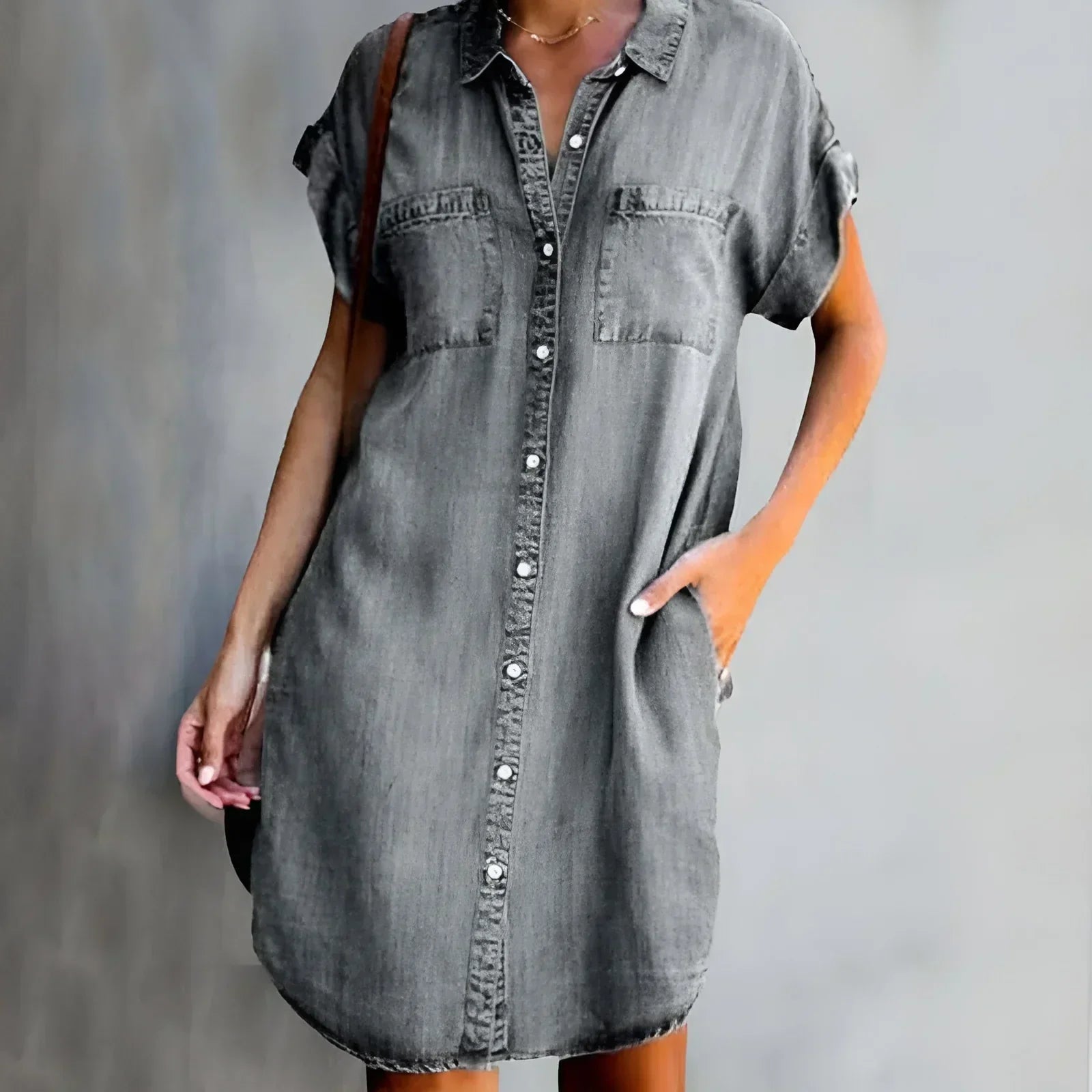 Andrea | Lässiges Hemdkleid mit Knopfdetails