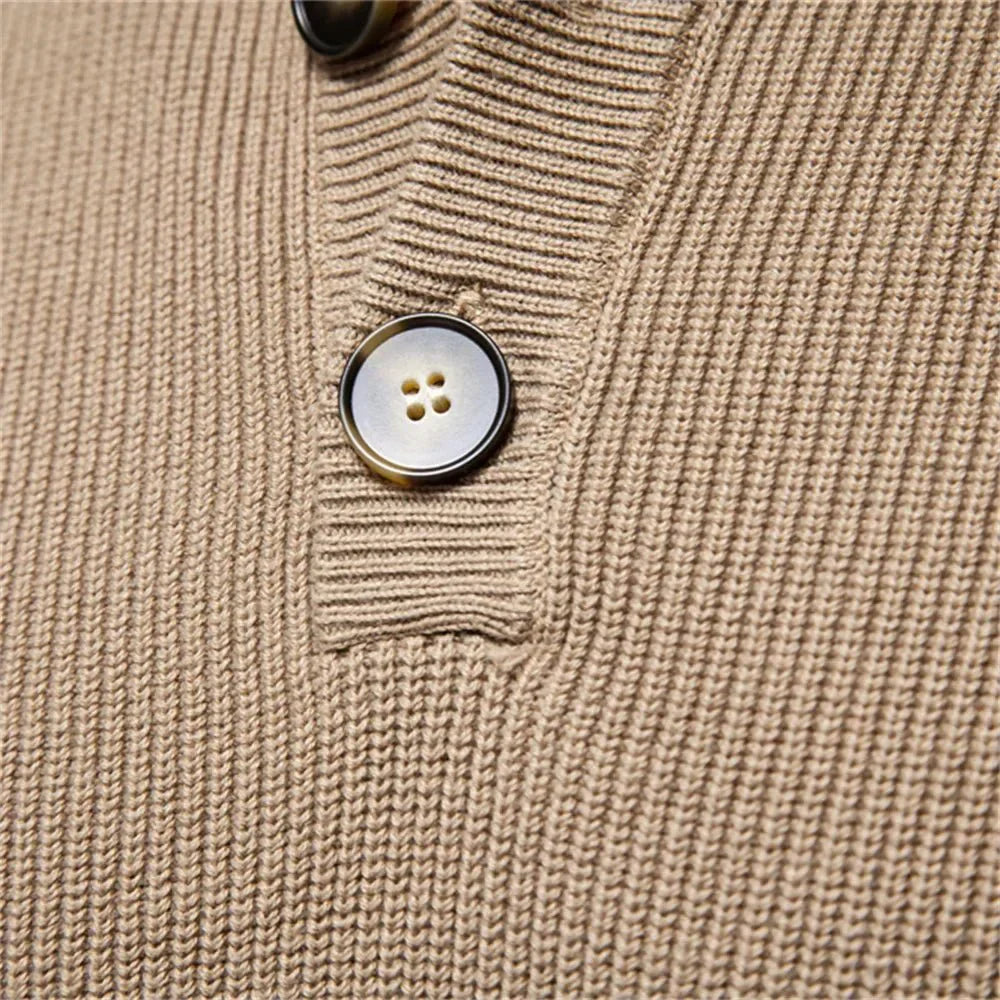 Michiel | Herrenpullover mit Knopfdesign