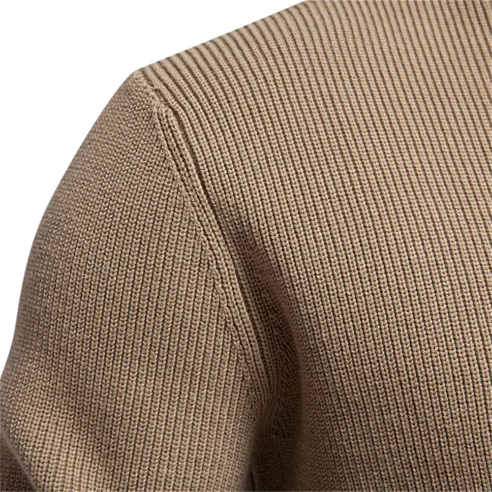 Michiel | Herrenpullover mit Knopfdesign